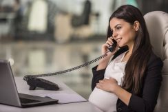 Tư vấn về giải quyết chế độ thai sản cho lao động nữ khi sinh con